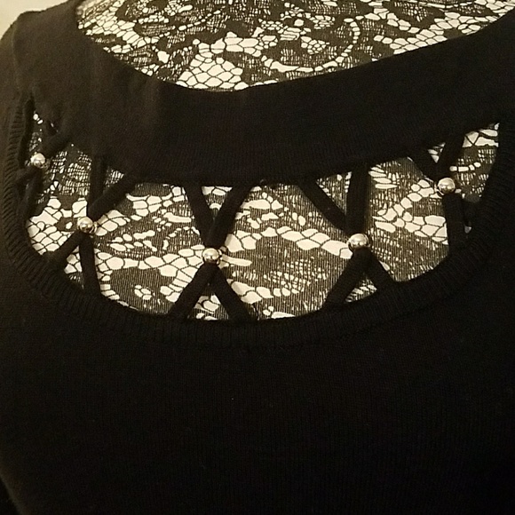 NWOT Jennifer Lopez sweater with cut out design - Picture 2 of 3